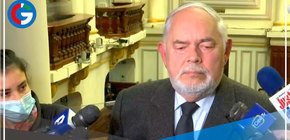 Recolectan firmas para presentar una moción de interpelación contra el canciller César Landa