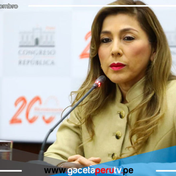 Pleno censuró a la presidenta del Congreso y declaró la vacancia del cargo