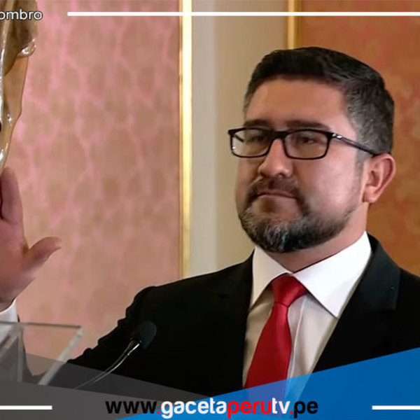 Presentan una moción de censura contra el ministro Geiner Alvarado