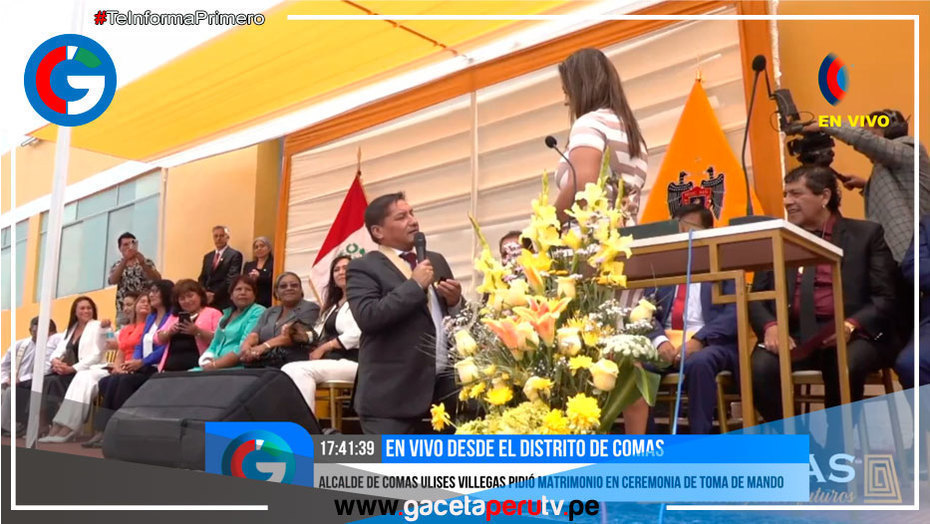 En ceremonia de juramentación alcalde del distrito de Comas pidió matrimonio a su mujer
