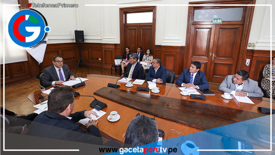 Alberto Otárola se reúne con gobernadores regionales para impulsar obras y abrir espacios de acción conjunta