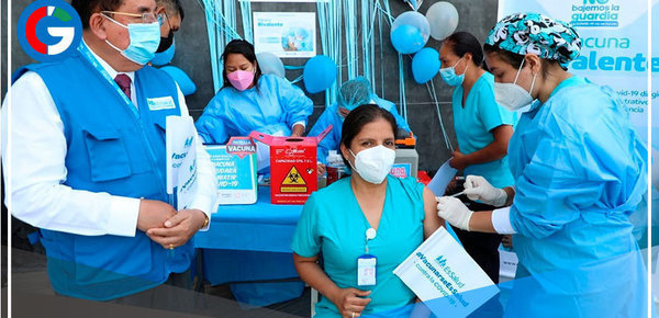 Trujillo: Inicia aplicación de vacuna bivalente contra el covid-19 en hospitales