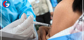 Contagiarse de covid y vacunarse protege más que solo pasar por la enfermedad