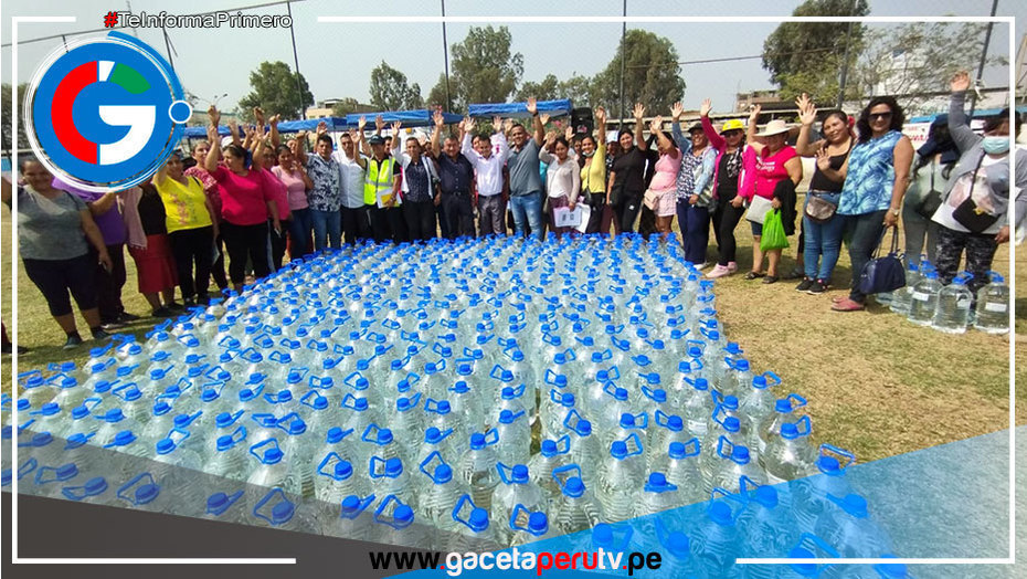 Alcalde de Carabayllo entrega 498 bidones de agua a las Ollas Comunes del distrito