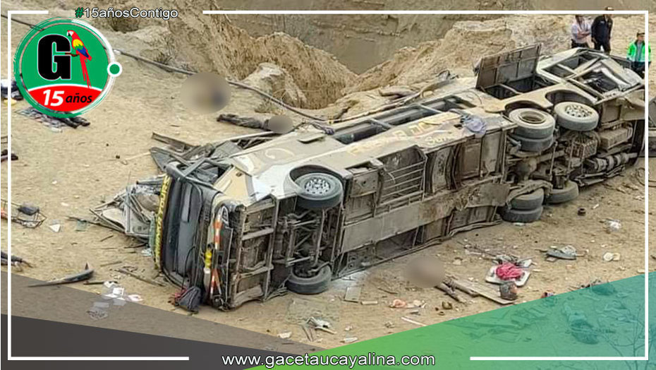 Al menos 20 personas murieron tras caída de bus a un precipicio en Piura