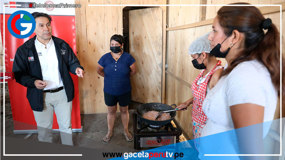 Ministro Julio Demartini verifica atención de olla común y comedor popular en Comas