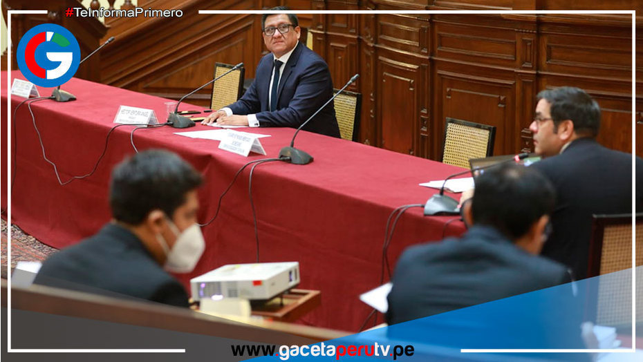 Aprueban informe que recomienda acusar constitucionalmente a Vizcarra