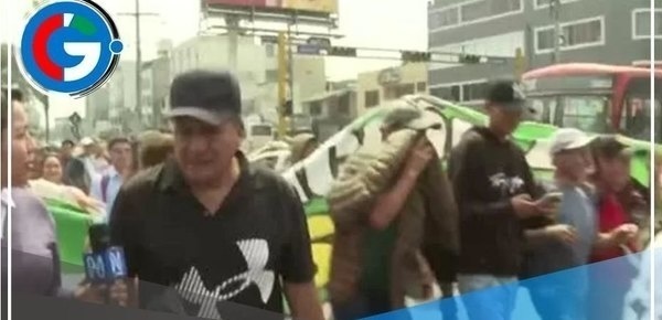 Pobladores marchan en reclamo de agua y desagüe para su distrito