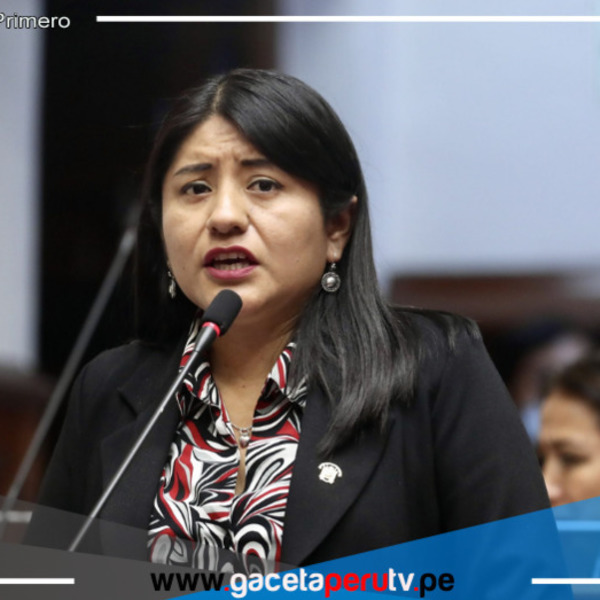 Nieves Limachi exhorta a los peruanos a elegir conscientemente a sus representantes