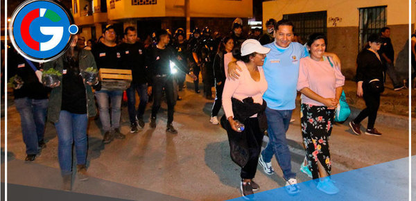 Alcalde de Comas lidera caminata de 14 Km por la seguridad ciudadana