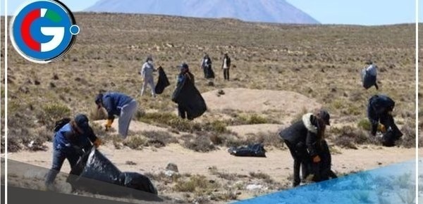 Arequipa Voluntarios retiran 5 toneladas de basura de Pampa Cañahuas