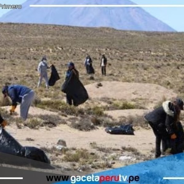 Arequipa Voluntarios retiran 5 toneladas de basura de Pampa Cañahuas