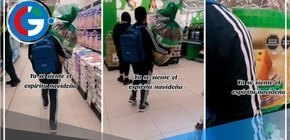 Hombre lleva un enorme panetón por el supermercado y usuarios comentan