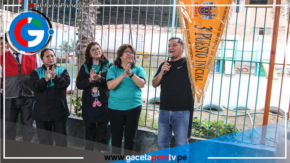 Alcalde de Comas y directora de I.E.I. Nº 054 La Libertad celebra sus 63 Aniversario