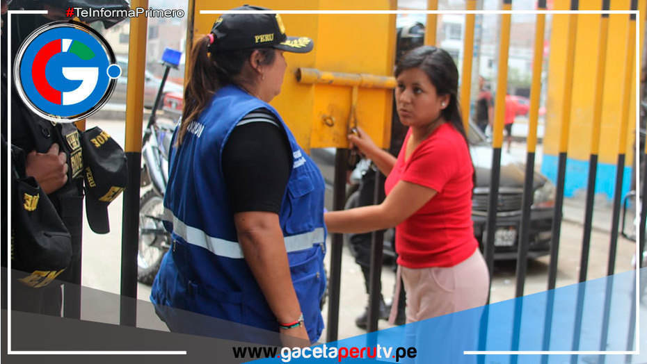 Vecinos y Municipalidad de Comas Coordinan Retiro de Rejas Obstaculizadoras para Acceso de Servicios Esenciales