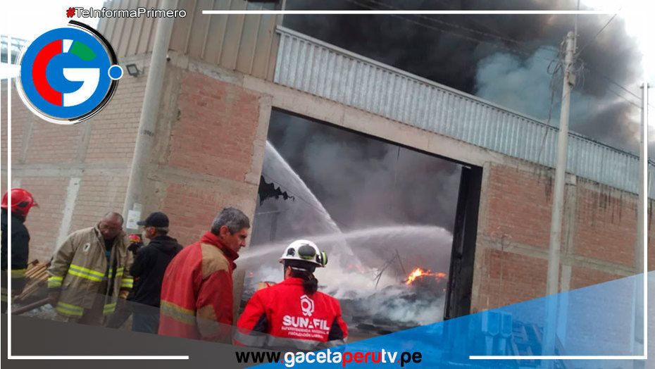 Inician acciones de fiscalización por incendio en taller de llantas en Lurín