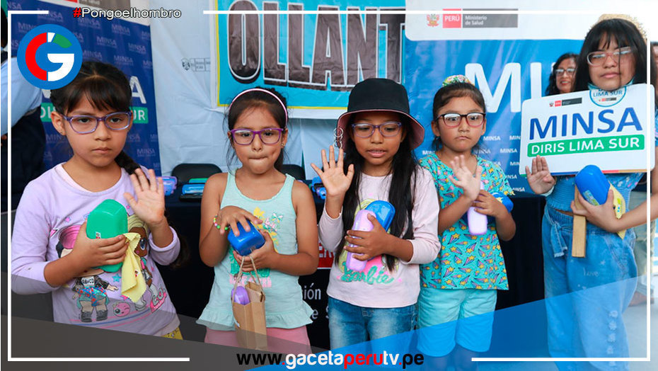 Entregan gratuitamente lentes correctores a niños de Lima sur