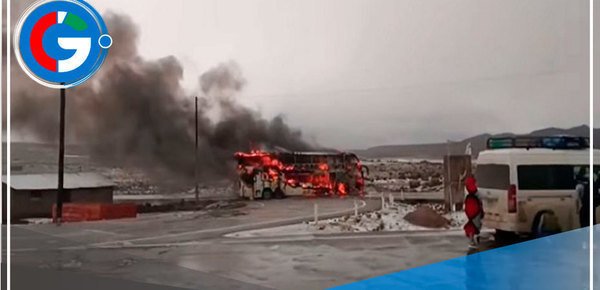 Vándalos incendian ómnibus tras desbloqueo de vía Aymaraes-Puquio 