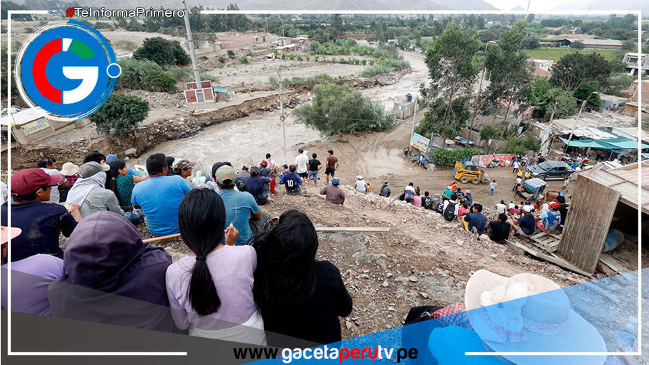 Población se refugia en alturas de cerro cercano a puente Manchay