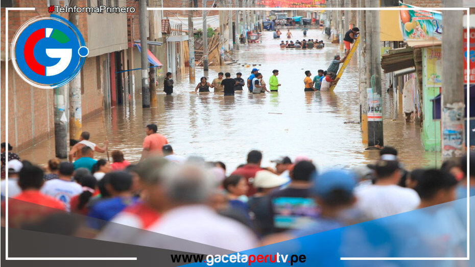 Chimbote soportó siete horas de lluvias y quedó inundado
