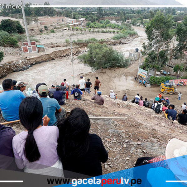 Población se refugia en alturas de cerro cercano a puente Manchay