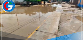 Calles de Piura se inundan por intensas lluvias y colapso de desagüe en Catacaos
