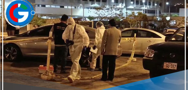 Encuentran desnudo y sin vida a un taxista dentro de su automóvil en los exteriores del Hospital de Villa El Salvador