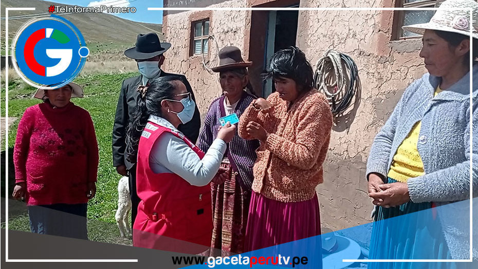 Mujer puneña con discapacidad recibe por primera vez su DNI en comunidad de Achata