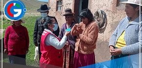 Mujer puneña con discapacidad recibe por primera vez su DNI en comunidad de Achata 