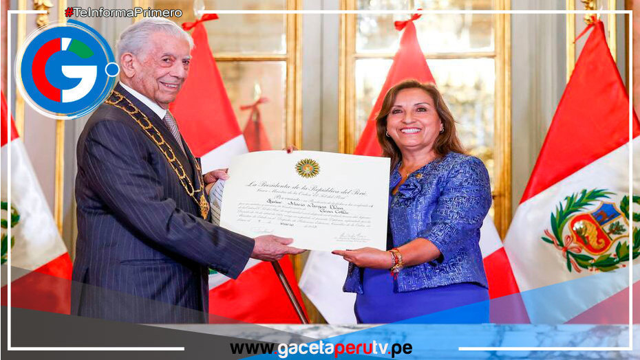 Mario Vargas Llosa fue condecorado con la Orden El Sol del Perú por Dina Boluarte