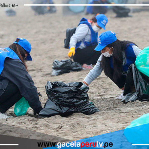 Realizan jornada voluntaria para limpieza en Playa de Agua Dulce