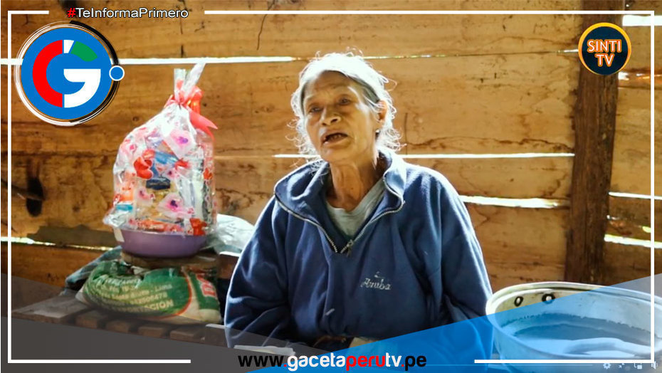Así vive sola esta mujer entre las montañas del Perú