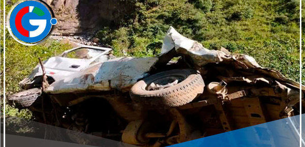 11 fallecidos y 10 heridos tras caída de miniván a abismo en Áncash