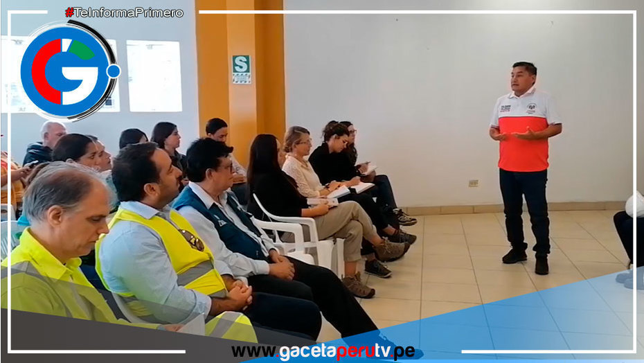 Ulises Villegas cuadro a funcionarios del Banco Mundial