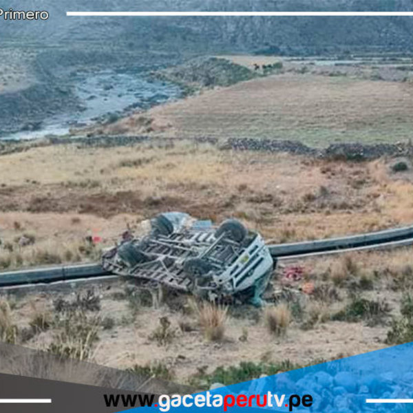 Arequipa: Caída de furgón en abismo dejo 4 muertos y 15 heridos