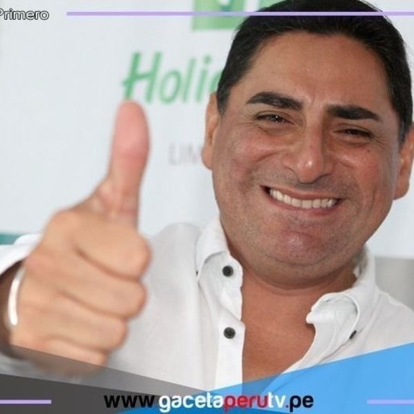 Carlos Álvarez, pese a amenazas de muerte, sigue haciendo reír al público