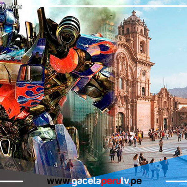 Cusco: Réplicas de autobots Transformers se lucen en plaza de armas 