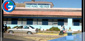 Bebé recién nacida es rescatada tras ser abandonada en el baño de un terminal en Puno