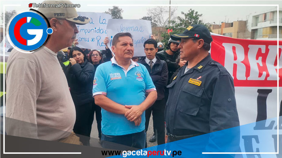 Alcalde de Comas lidera movilización pacífica en apoyo a la Policía Nacional y en rechazo a liberación de delincuentes