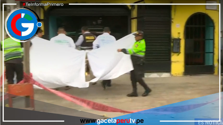 Hombre de 52 años es asesinado a tiros en su cochera en Santa Anita