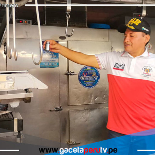 Alcalde de Comas supervisa balanzas en UNICACHI para garantizar un peso justo
