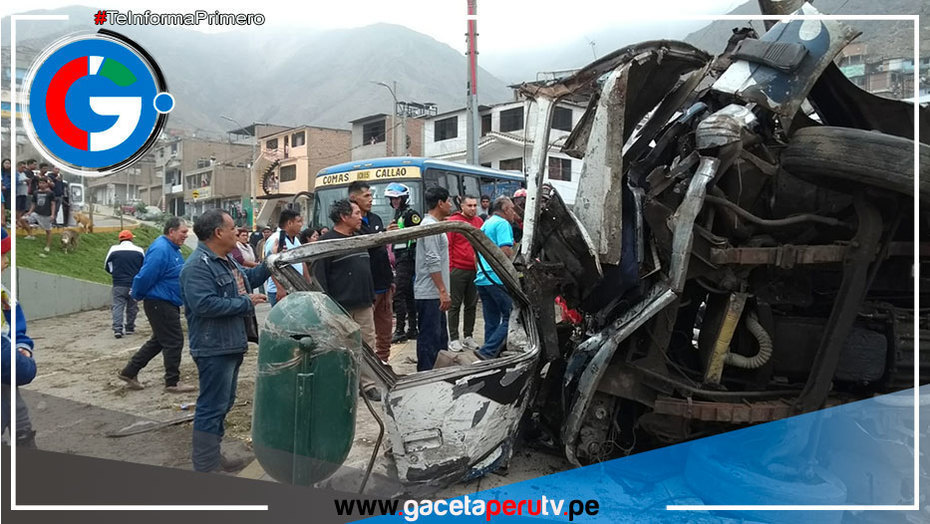 Choque entre cúster y bus deja dos víctimas mortales y varios heridos en Comas