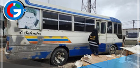 Sicario ingresa a cúster de transporte público y asesina a pasajero