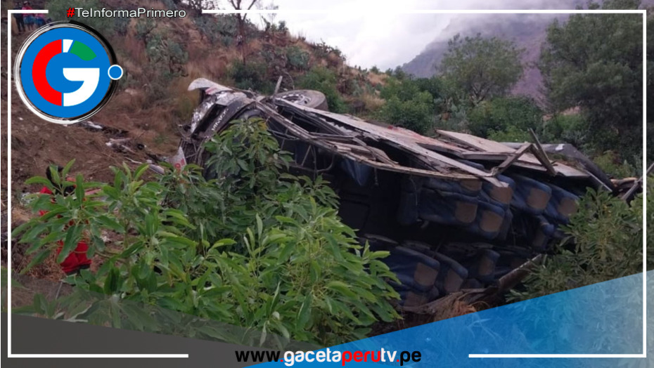 Huancavelica: Bus interprovincial se vuelca cobrando 20 víctimas mortales