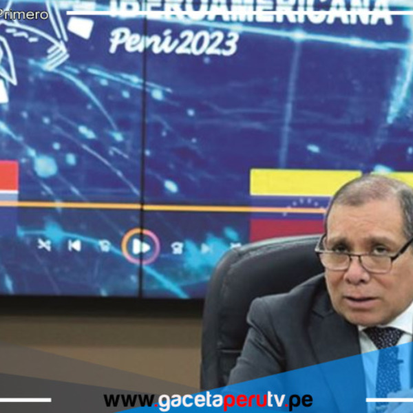 Expertos en Inteligencias artificiales, ciberdelito y robótica hacen exposición en feria judicial