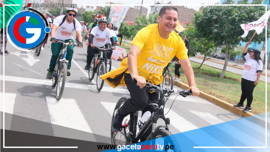 Alcalde de Comas lidera bicicleteada de 21 kilómetros en el "Día Mundial Sin Auto"