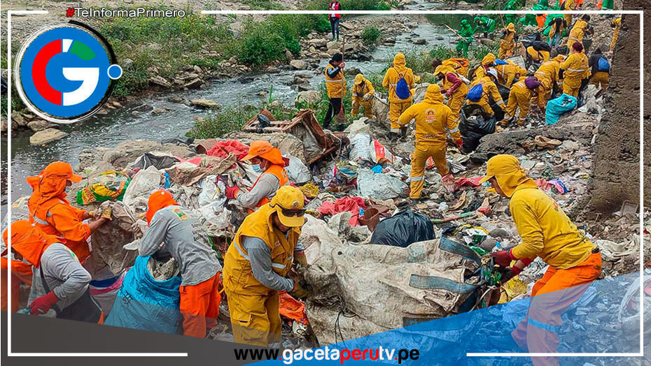 Alcalde de Comas retira 2500 toneladas de basura del Río Chillón