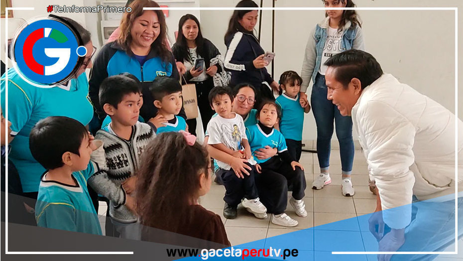 Alcalde de Santa Anita recibe con entusiasmo a niños del colegio Maranata de Ate