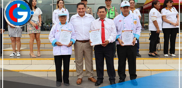 Comas concede Certificados a Emprendedores de la Asociación de Emolienteros "Túpac Amaru"