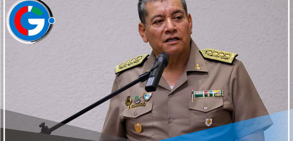 Despedida con Descontento: General Jorge Angulo Cuestiona su Retiro en Ceremonia de Cambio de Mando